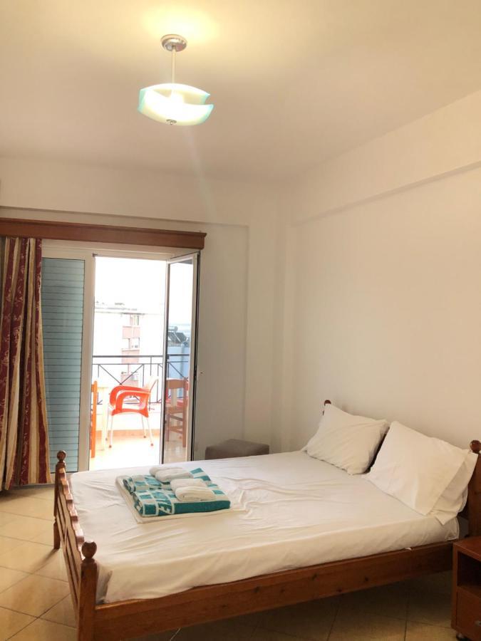 Center Hotel Pirro 히마레 외부 사진