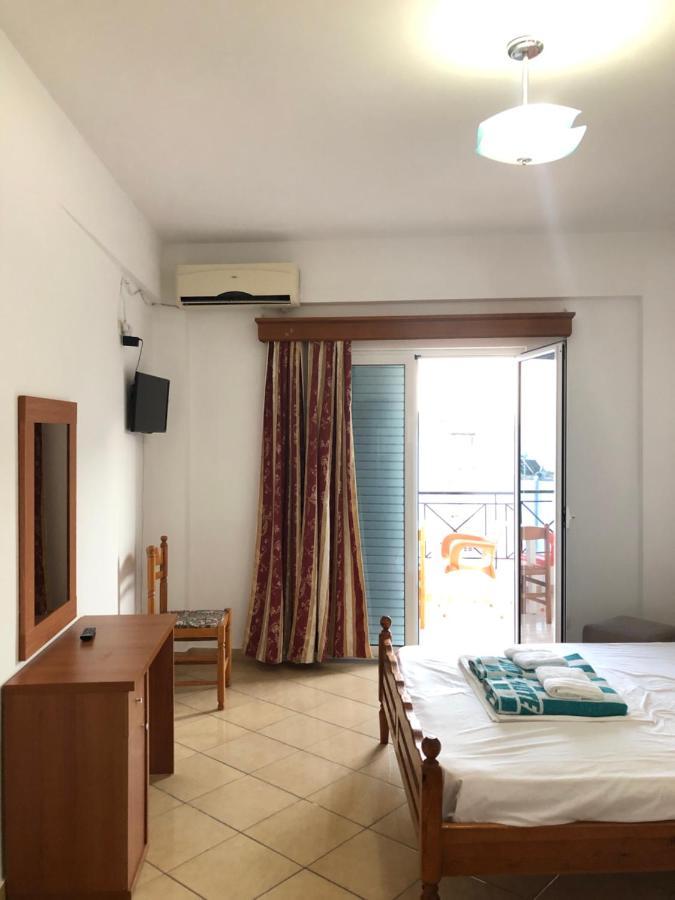 Center Hotel Pirro 히마레 외부 사진