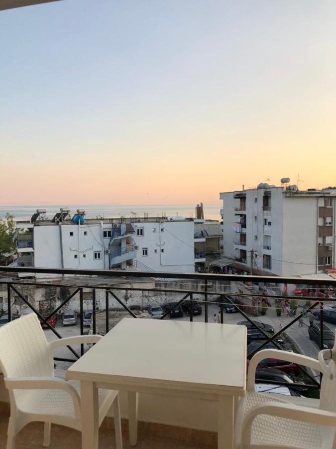 Center Hotel Pirro 히마레 외부 사진