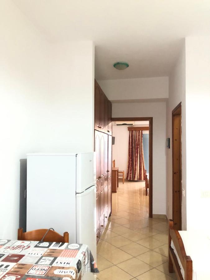 Center Hotel Pirro 히마레 외부 사진