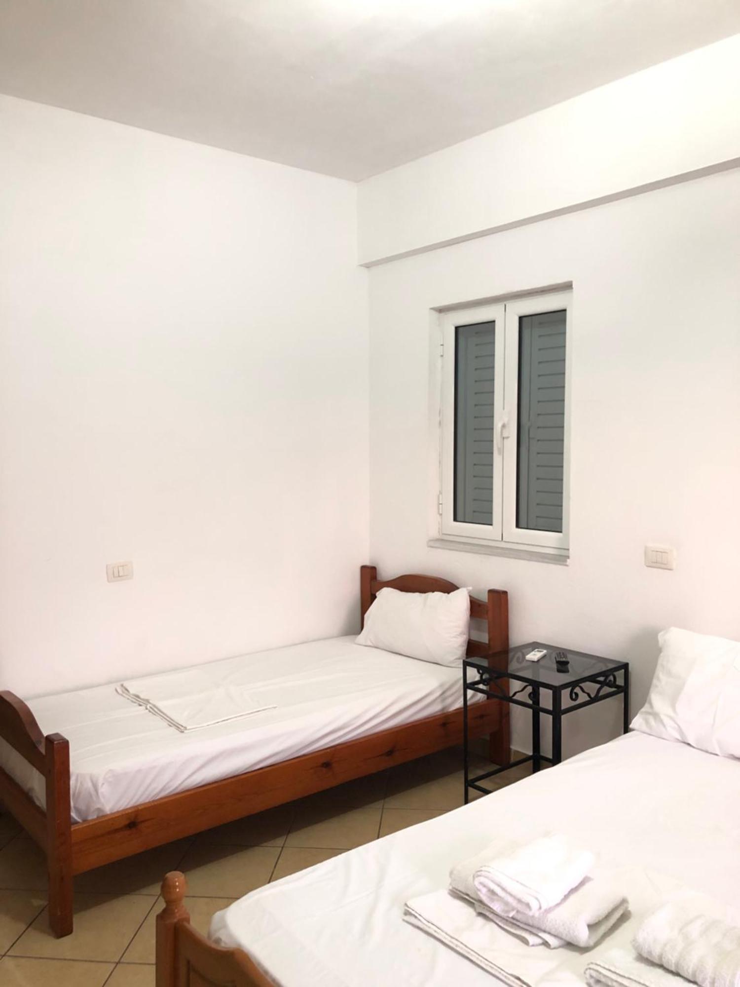Center Hotel Pirro 히마레 외부 사진